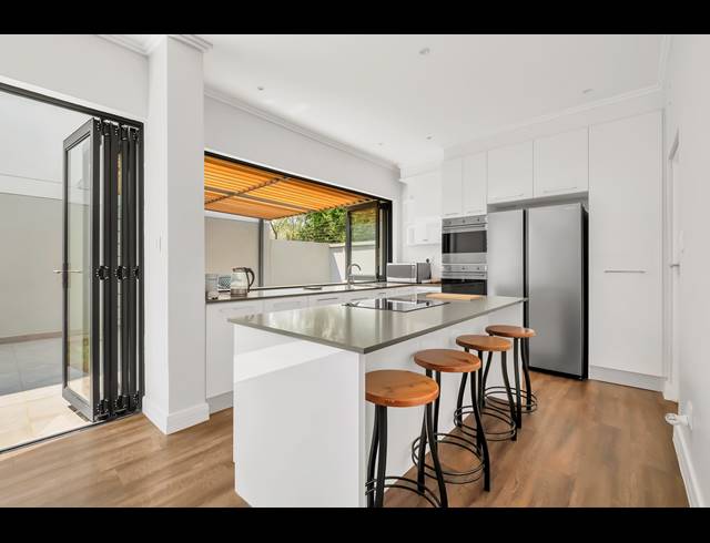 3 BEDROOM APARTMENT FOR SALE IN SANDOWN